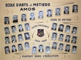 École des Arts et Métiers : mosaïque « Élèves finissants 1954-1956 ».